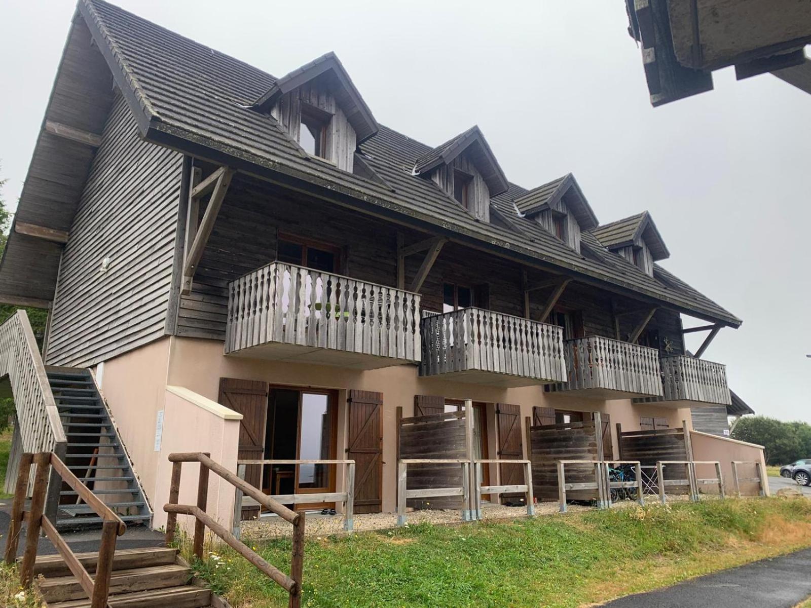 Appartement Dans Residence Bois De La Reine, Besse Et Saint Anastaise Exteriör bild